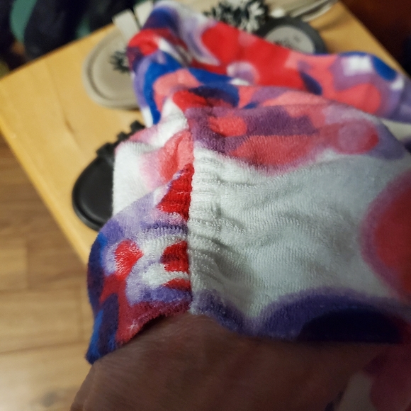 Juicy Couture Terry crop top and ruched short set. - Picture 5 of 5